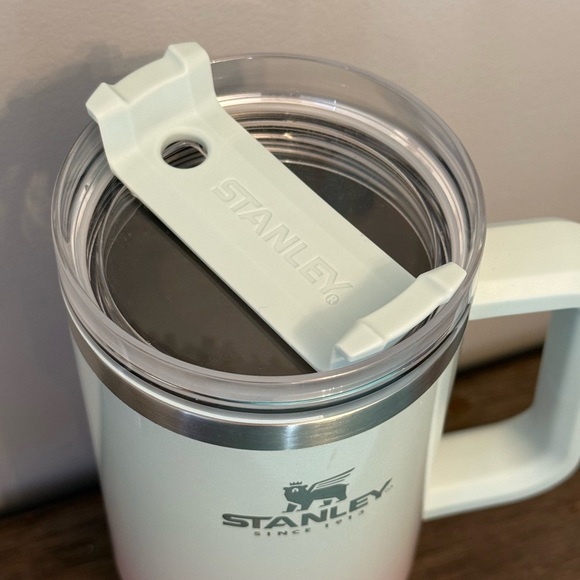 Stanley OG Pink & blue Ombré 40 oz Tumbler. - Picture 2 of 9